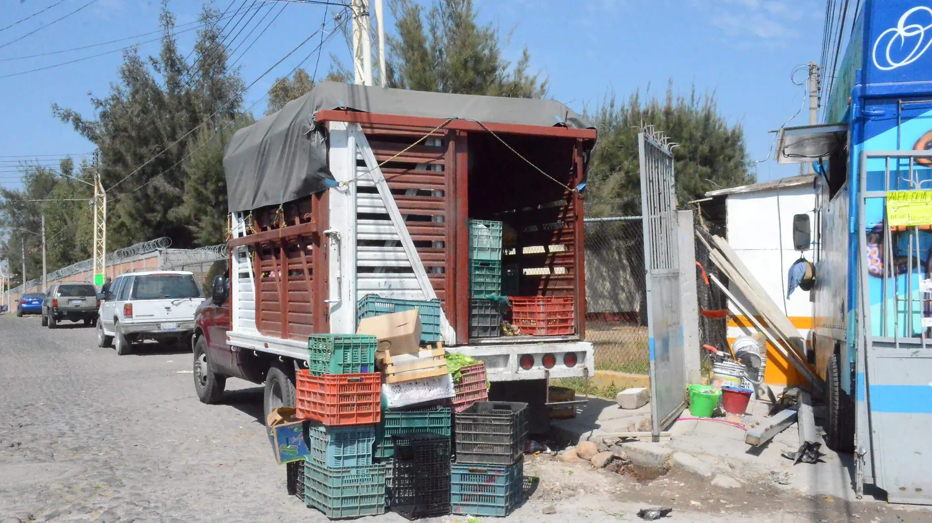 Vecinos se quejan de la instalación de comerciantes sobre el boulevard el Pedregoso